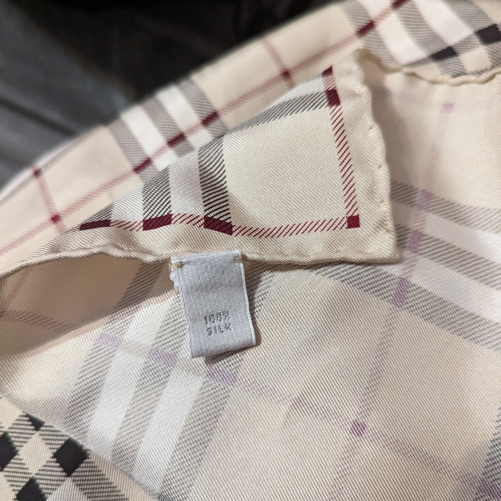 BURBERRY 100% Silk Checkers Scarf Like New! - Picture 5 of 9